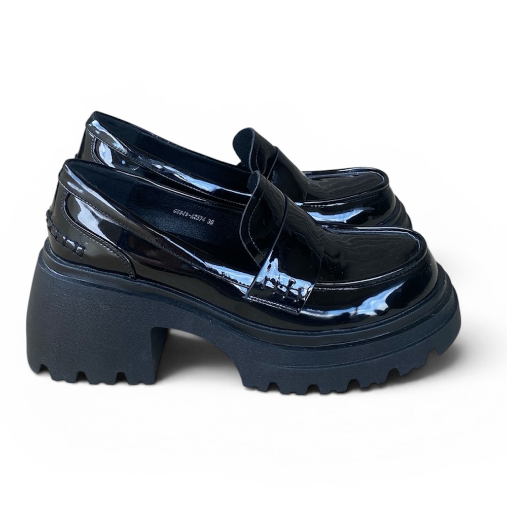 90s inspired black lug chunky heel Black patent leather shiny chunky loafers